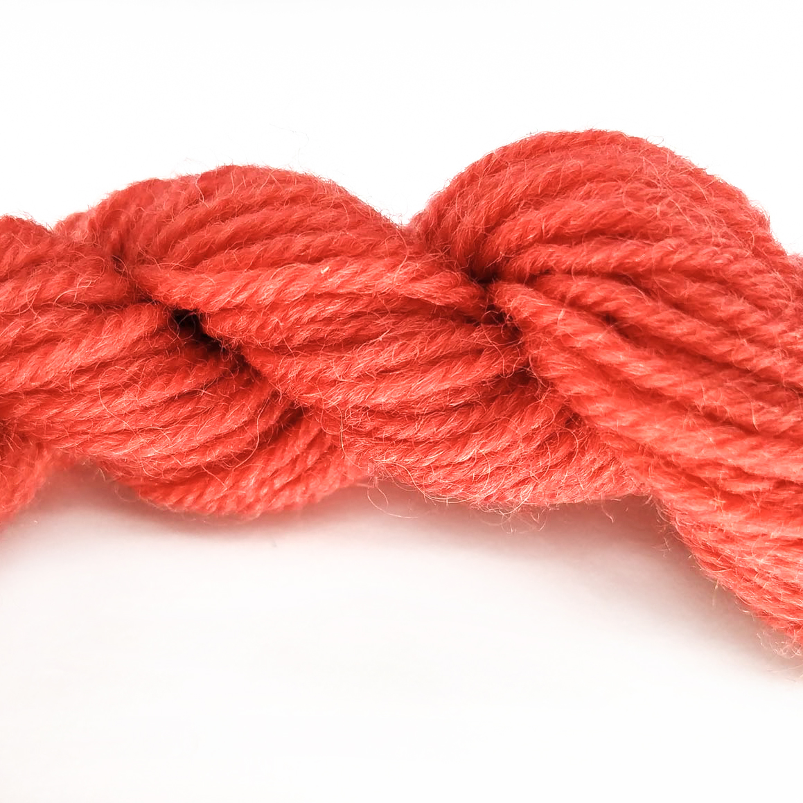 НВ22016-2-2 Нитка для вишивання вовняна НВ220, корал - Зображення 1
